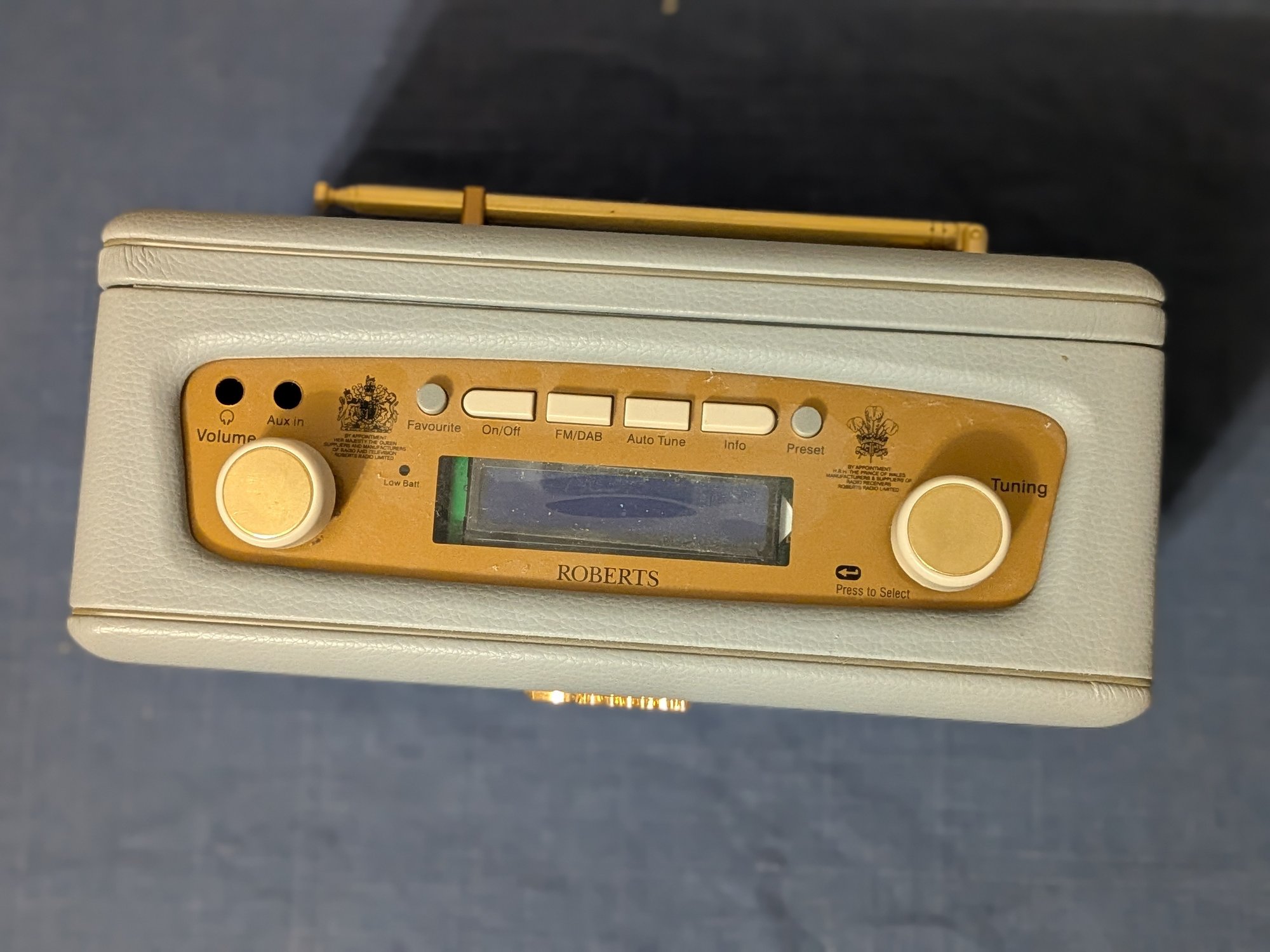 Roberts radio, top view